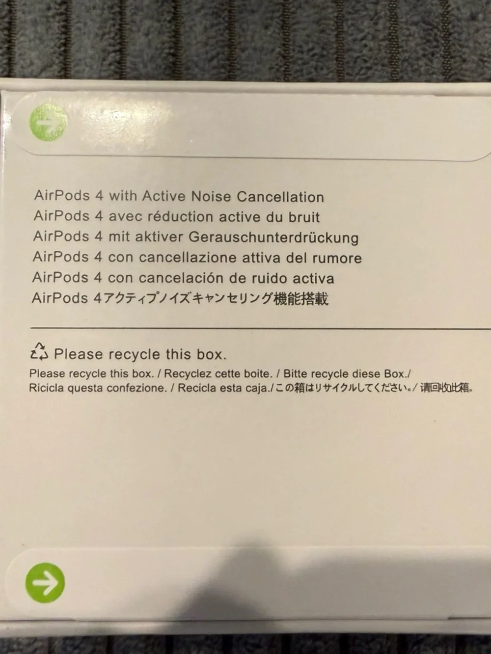 Apple Wireless Earbuds in White - Compact Stereo Headset